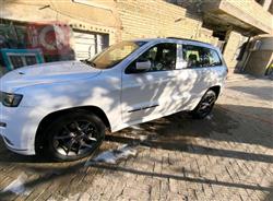 جیپ گراند شیرۆکی